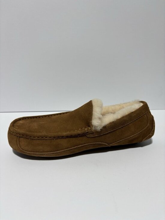 UGG Men’s Ascot Chestnut Suede Slippers, Size 12 M main image 4